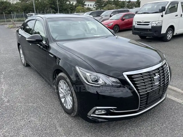 Toyota Crown 2017 Black