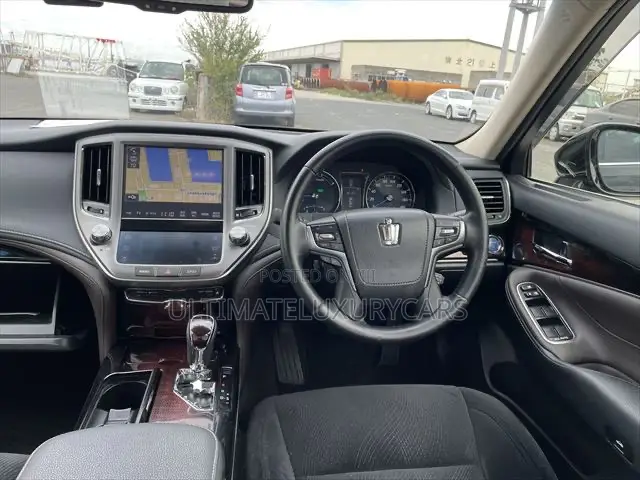 Toyota Crown 2017 Black