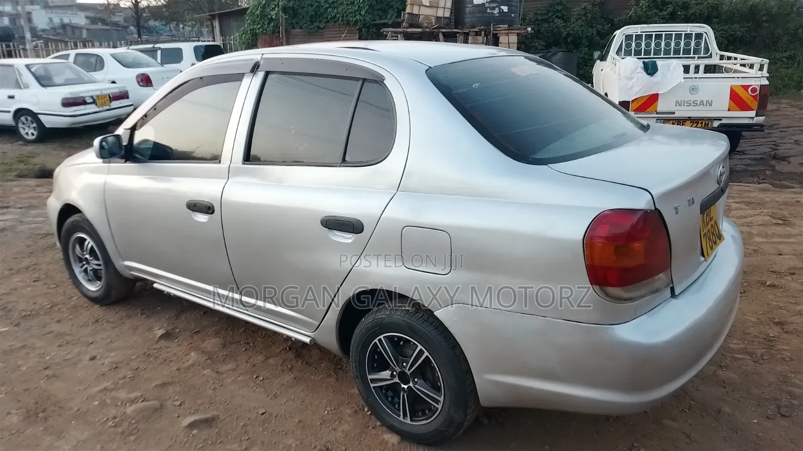 Toyota Platz 2004 Silver