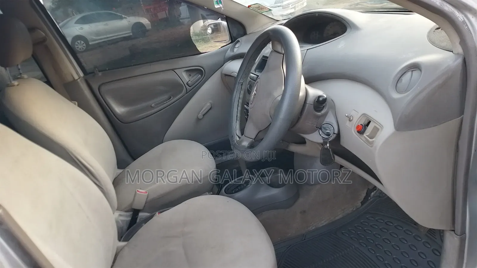 Toyota Platz 2004 Silver