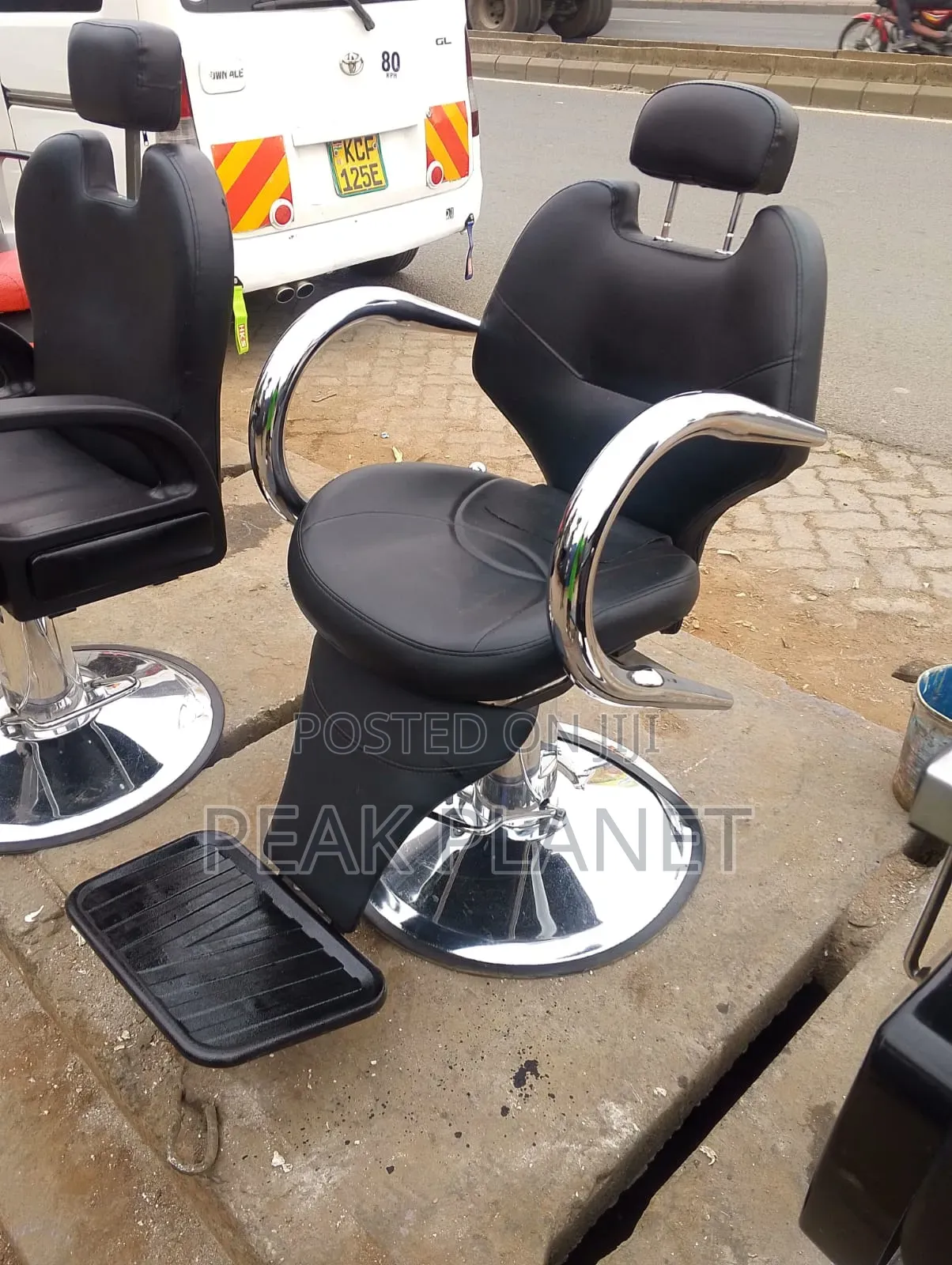 Heavy Duty Reclining Barber Chair With Hydraulic Lift