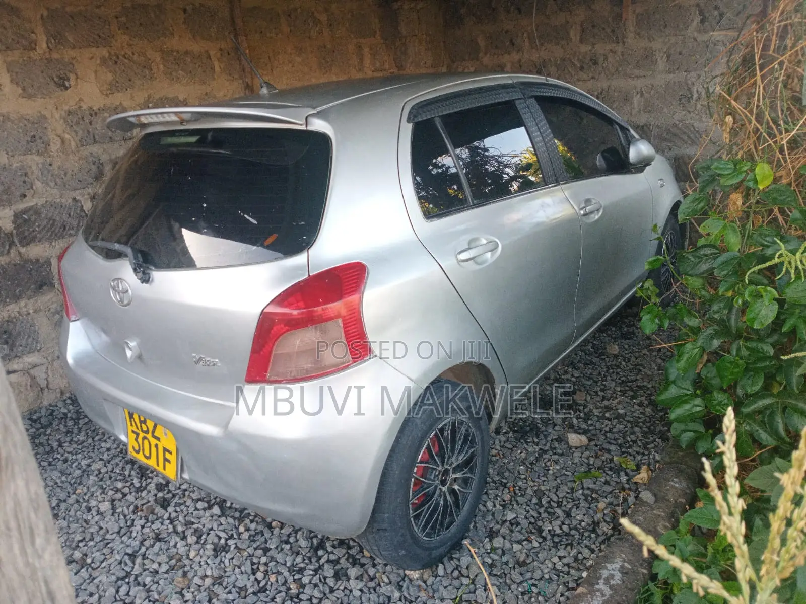 Toyota Vitz 2008 Silver
