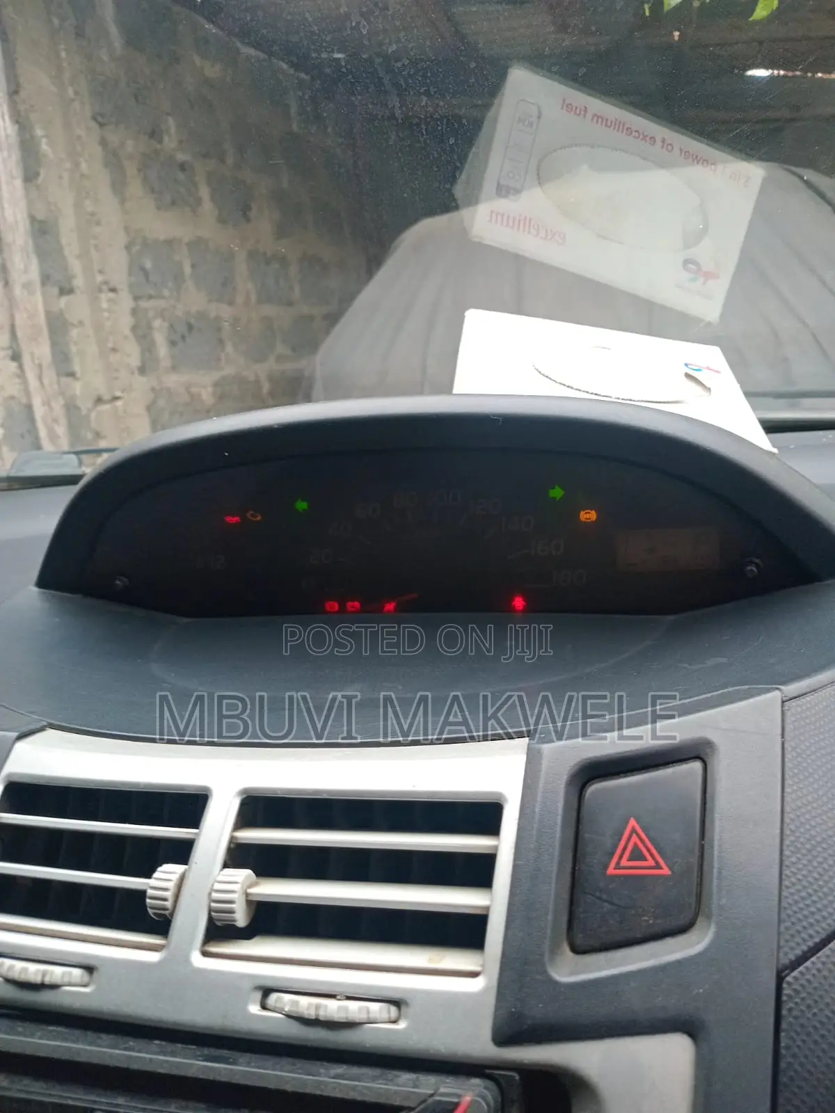 Toyota Vitz 2008 Silver