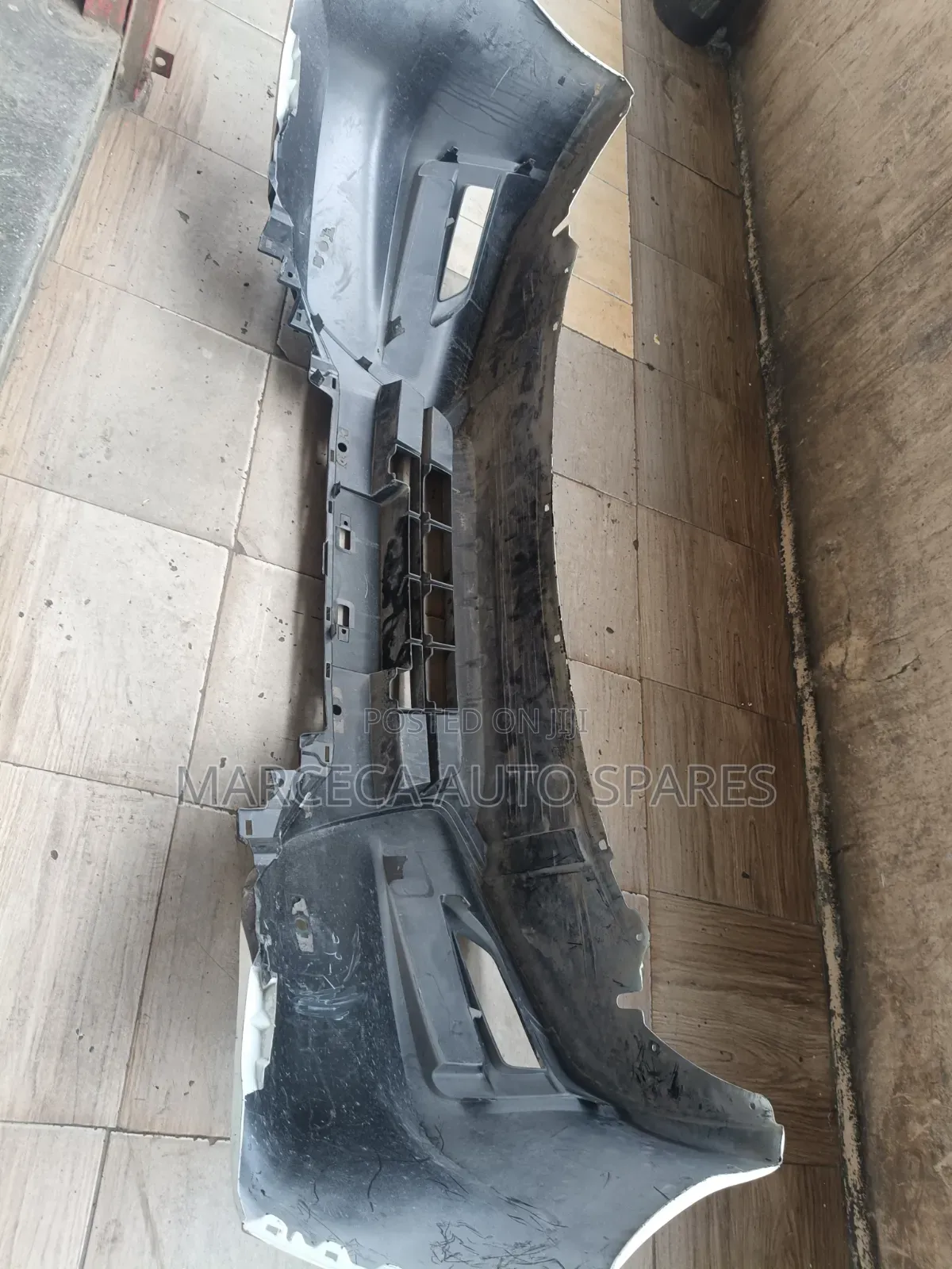 Bumper Front Serena 2018