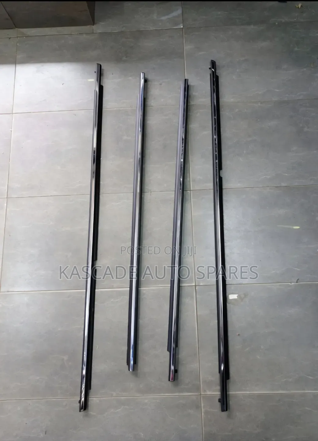Lexus 570 Weather Strips Chrome/Black