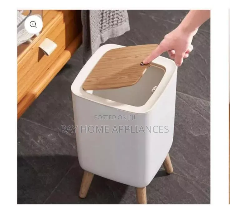 Square Trash Bin With a Wood-Grain Lid