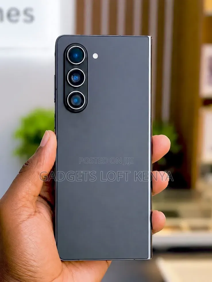 New Samsung Galaxy Fold 5G 512 GB Black