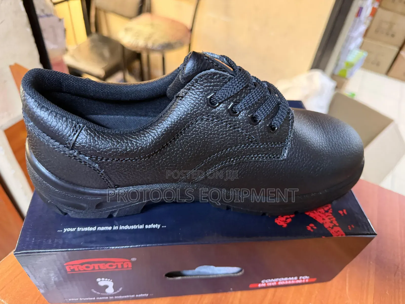 Protecta Low-Cut Safety Shoe