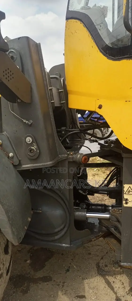 SDLG Wheel Loader 3 Tonnes