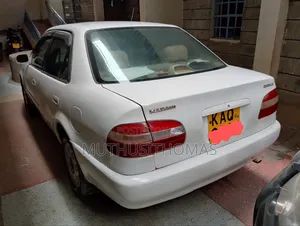 Toyota Corolla 1999 White