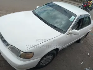Toyota Corolla 1999 White