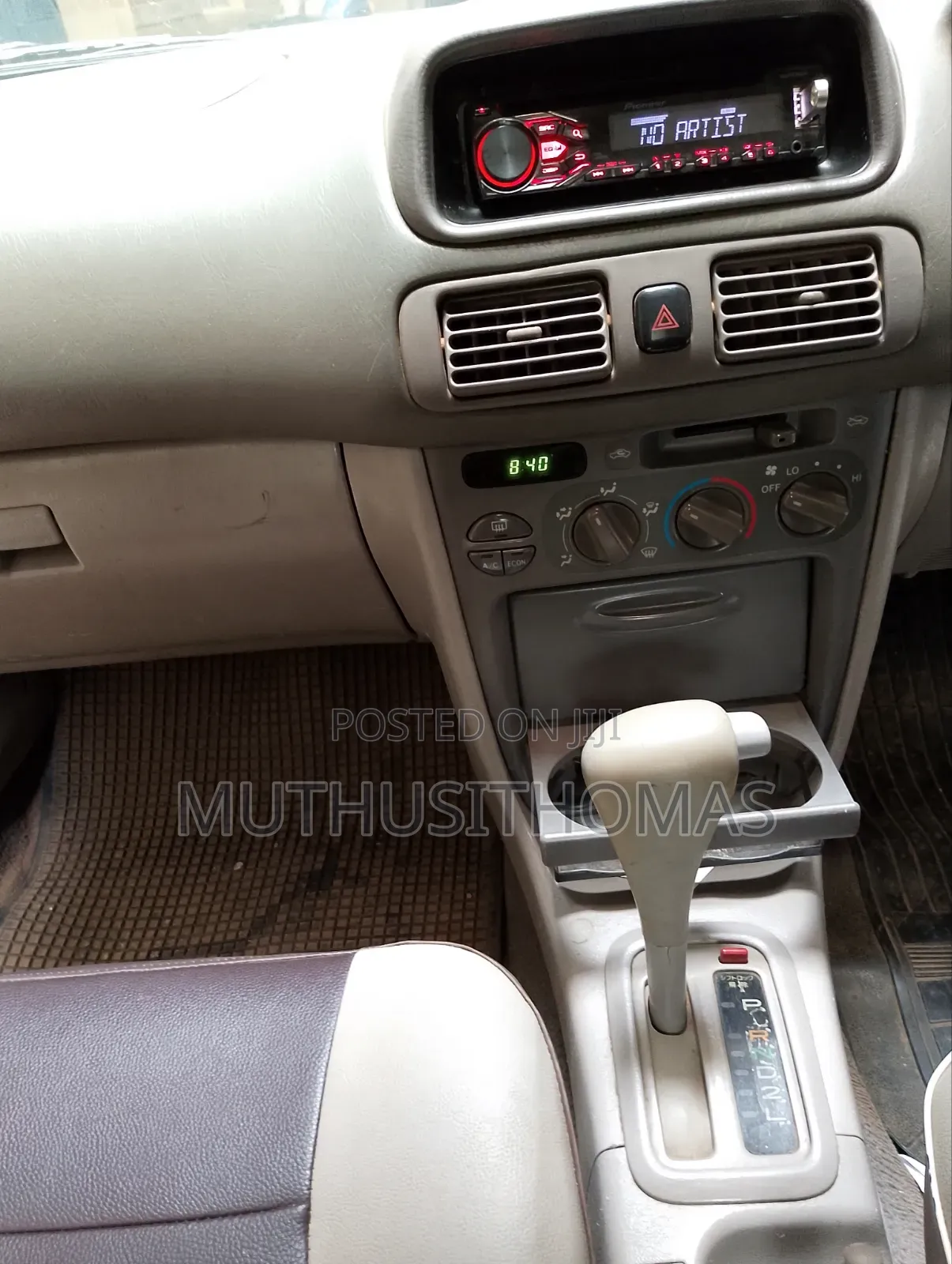 Toyota Corolla 1999 White
