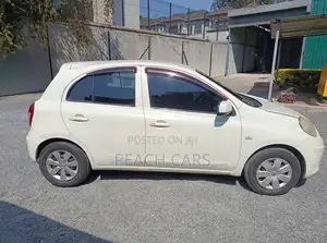 Nissan March 2012 Pearl