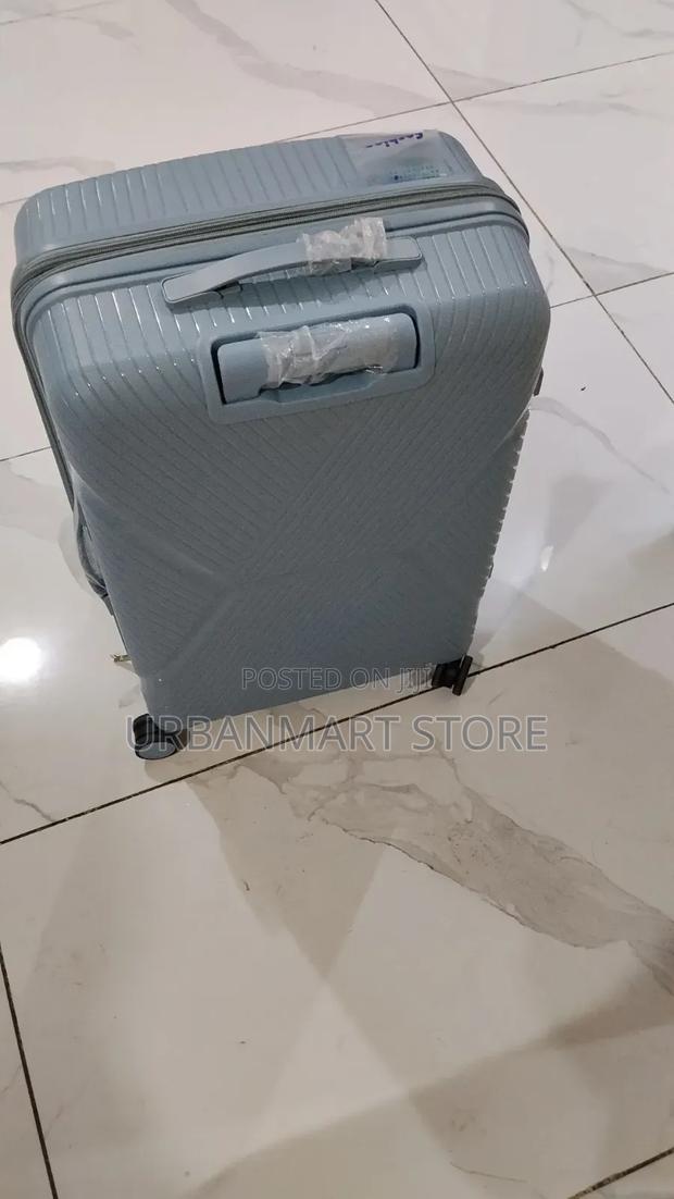 Strong 69cm in Height Rubber Travel Case With 360° Rotation