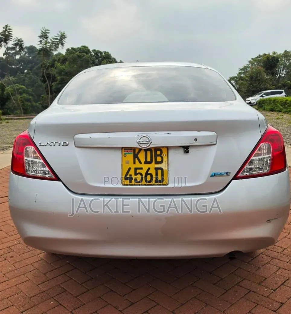 Nissan Latio 2014 Silver