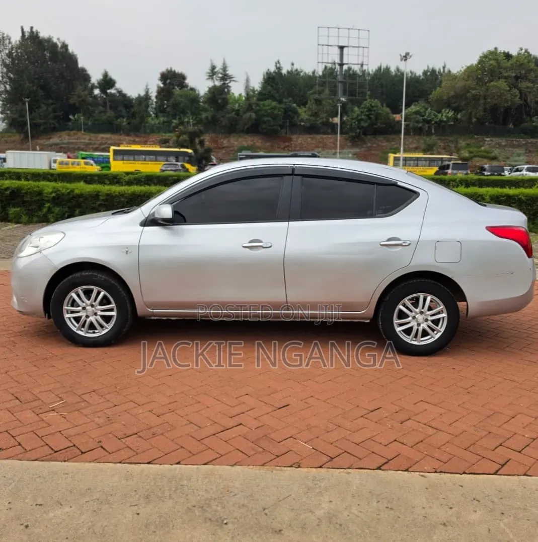 Nissan Latio 2014 Silver