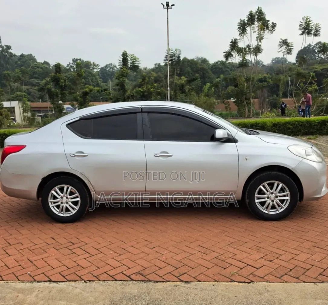 Nissan Latio 2014 Silver