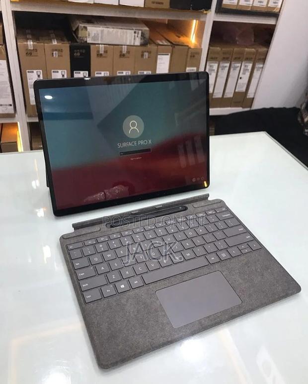 Microsoft Surface Pro X 16GB Qualcomm Snapdragon X Plus SSD 256GB - main view