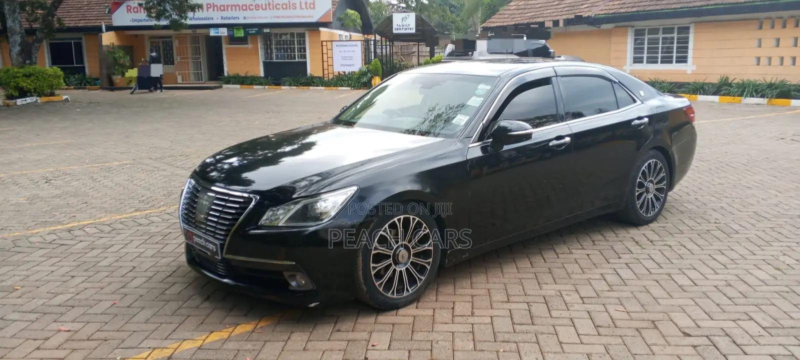 Toyota Crown 2015 Black