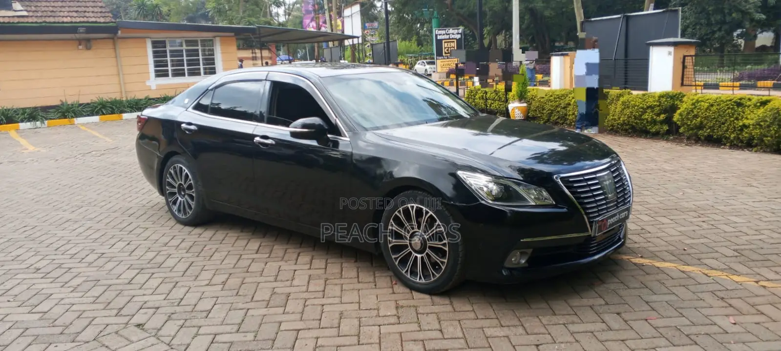 Toyota Crown 2015 Black
