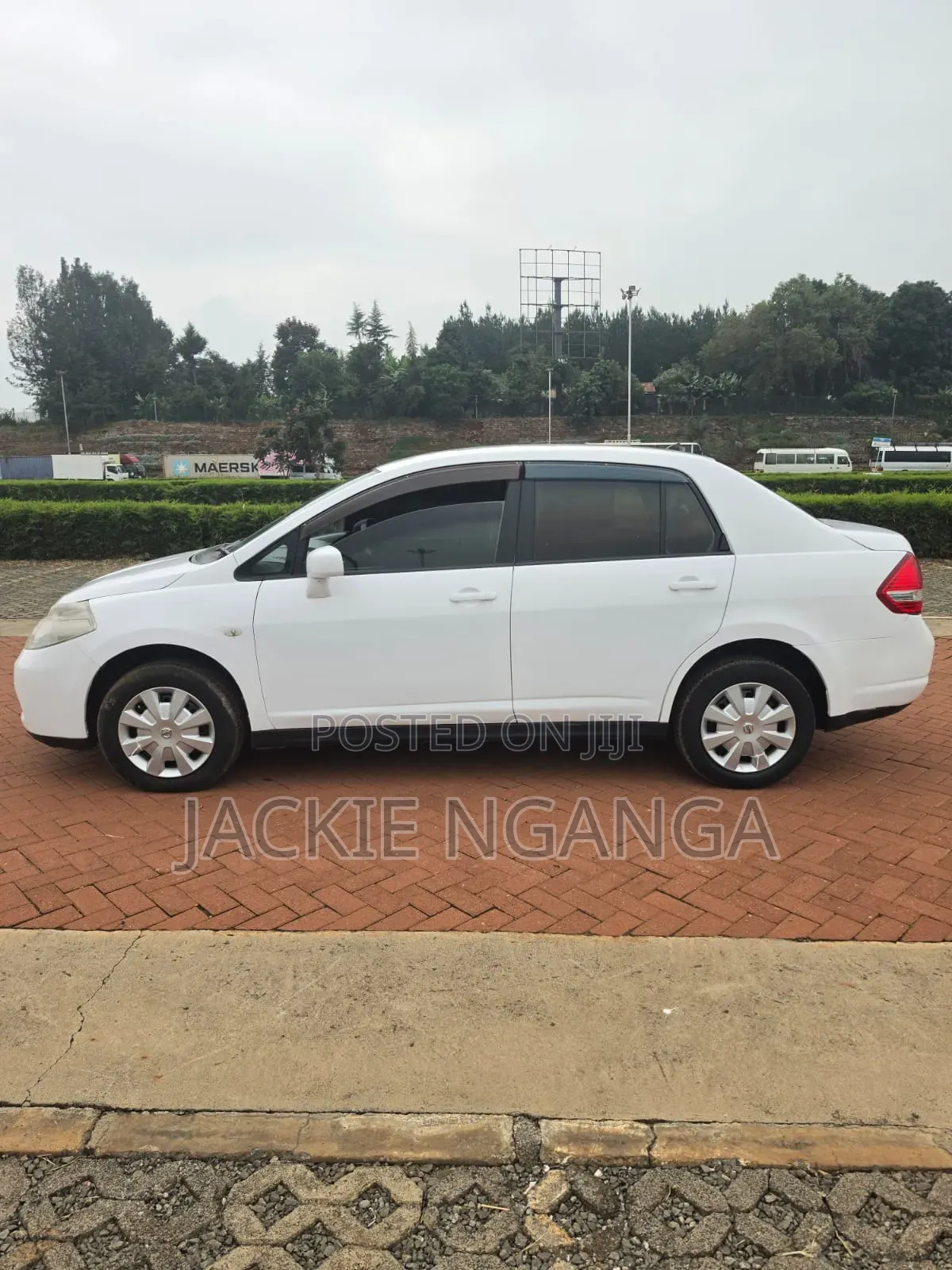 Nissan Tiida 2011 White