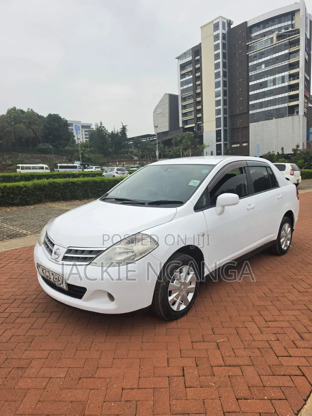 Nissan Tiida 2011 White
