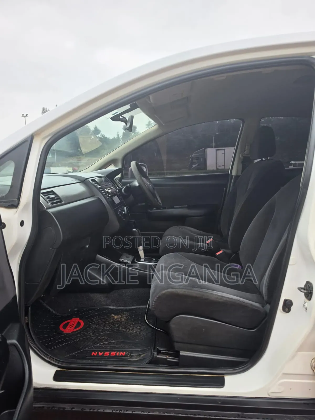 Nissan Tiida 2011 White