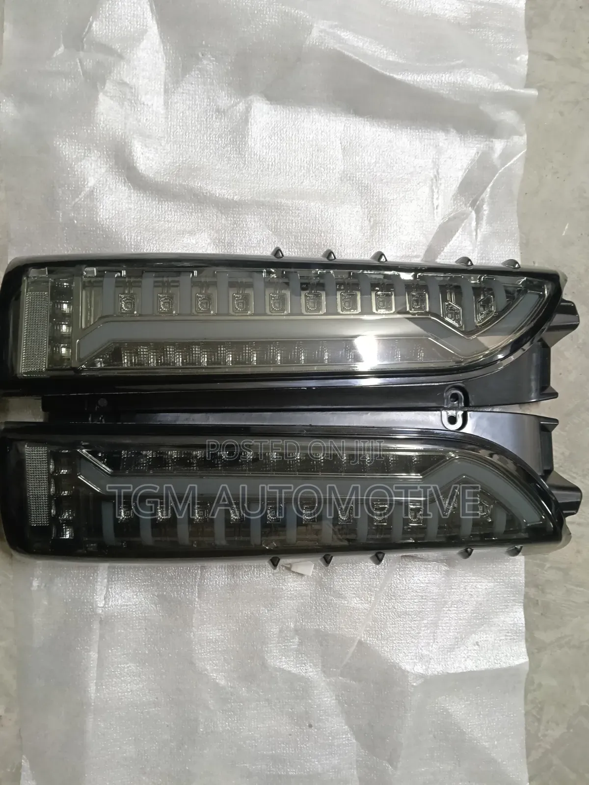 Aftermarket Tail Light Hiace 7l - Smoked