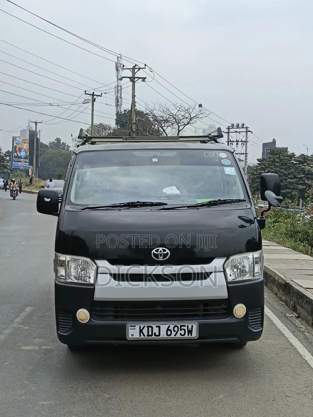 Toyota HiAce 2015 Black - thumbnail 2