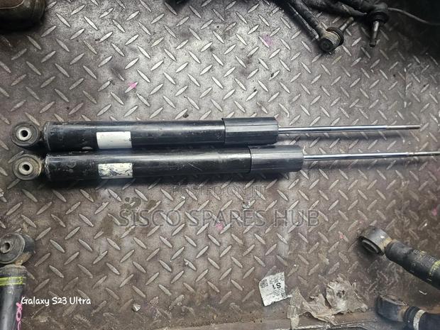 Rear Shocks Honda Vezel - thumbnail 2