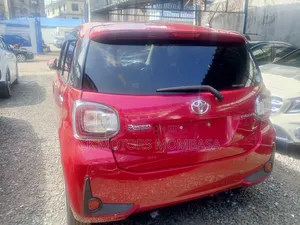 Toyota Passo 2015 Maroon