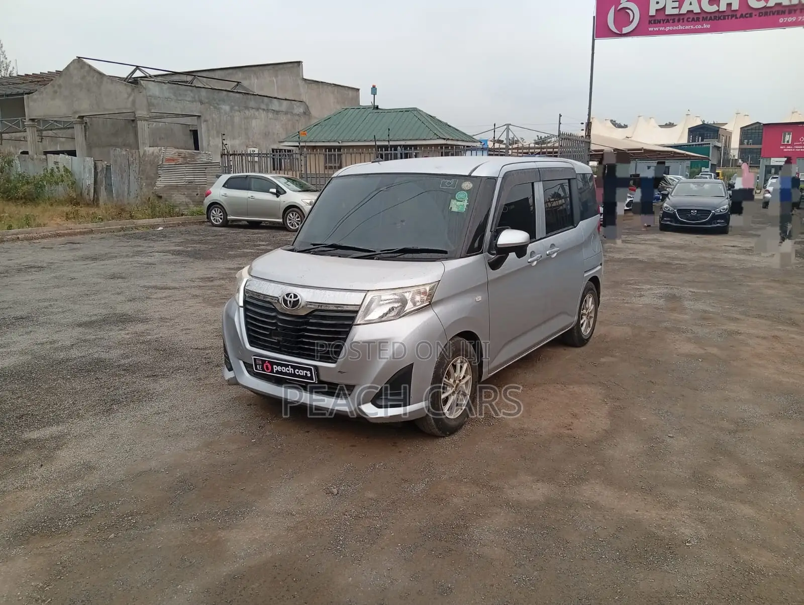 Toyota Roomy 2017 Silver