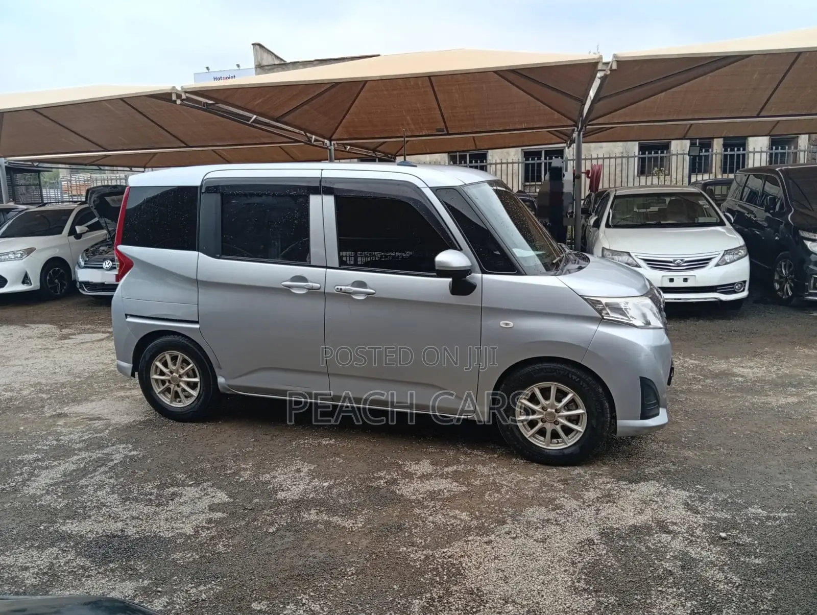 Toyota Roomy 2017 Silver