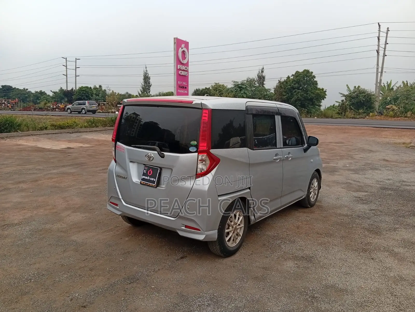Toyota Roomy 2017 Silver