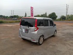 Toyota Roomy 2017 Silver