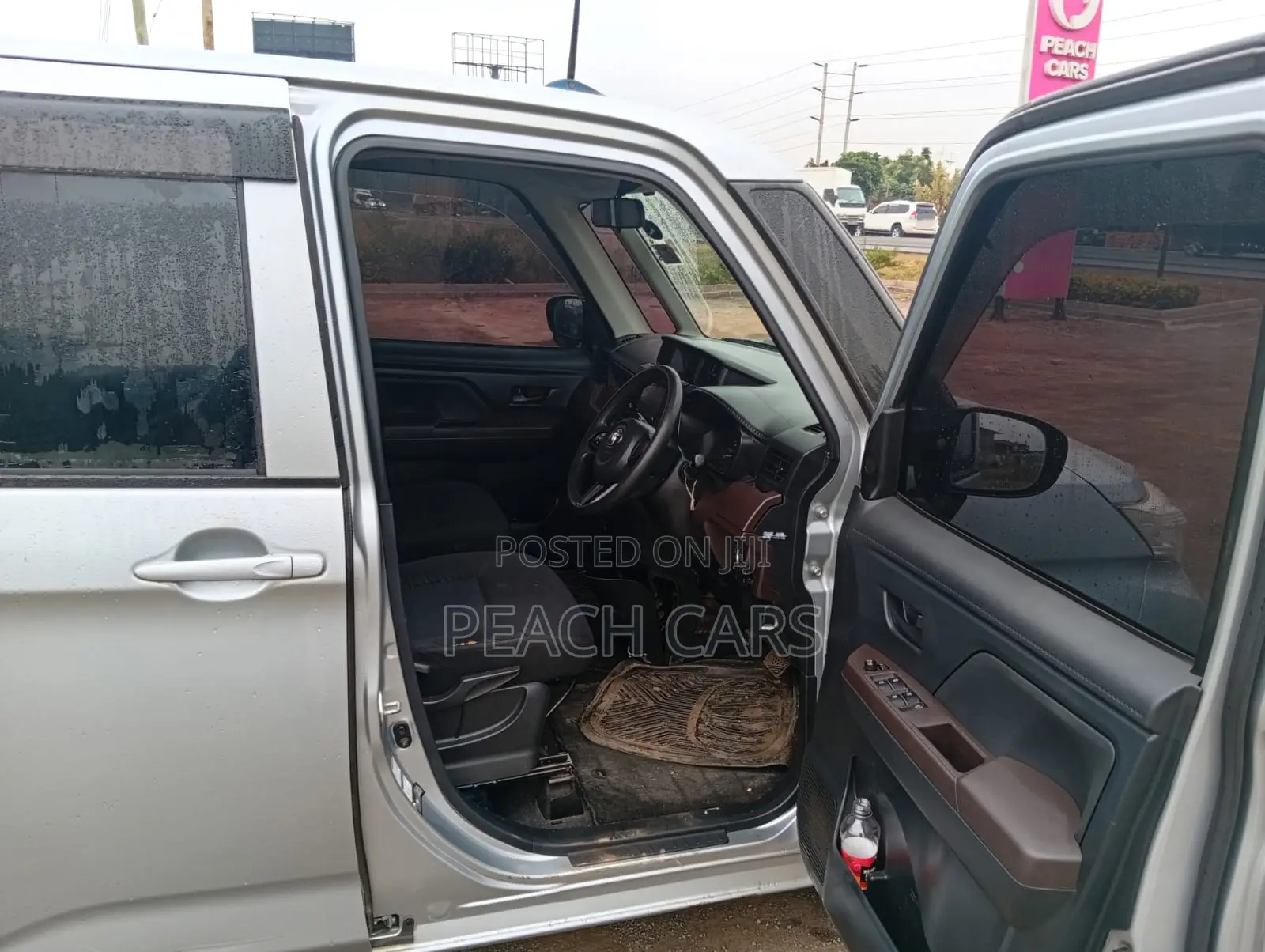 Toyota Roomy 2017 Silver