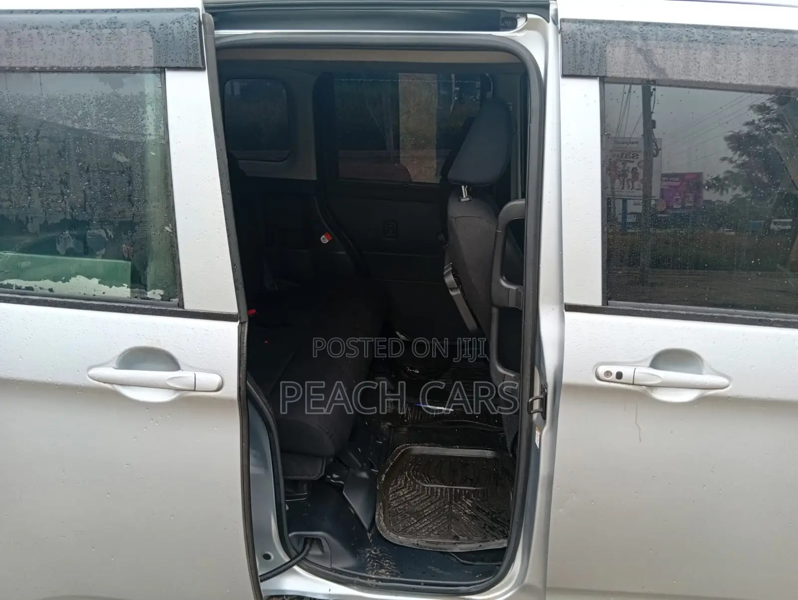 Toyota Roomy 2017 Silver