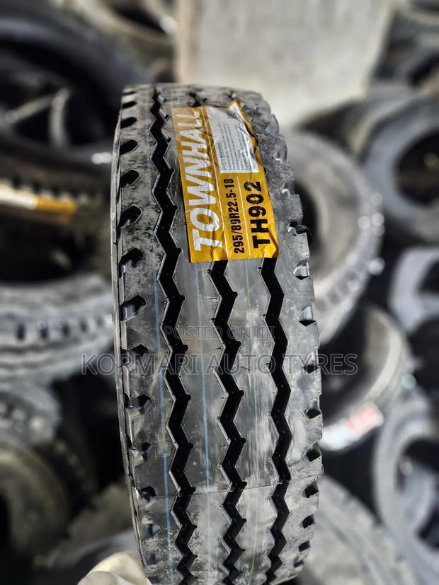 295/80r22.5 Townhall Tire