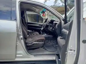 Toyota Hilux 2021 Silver