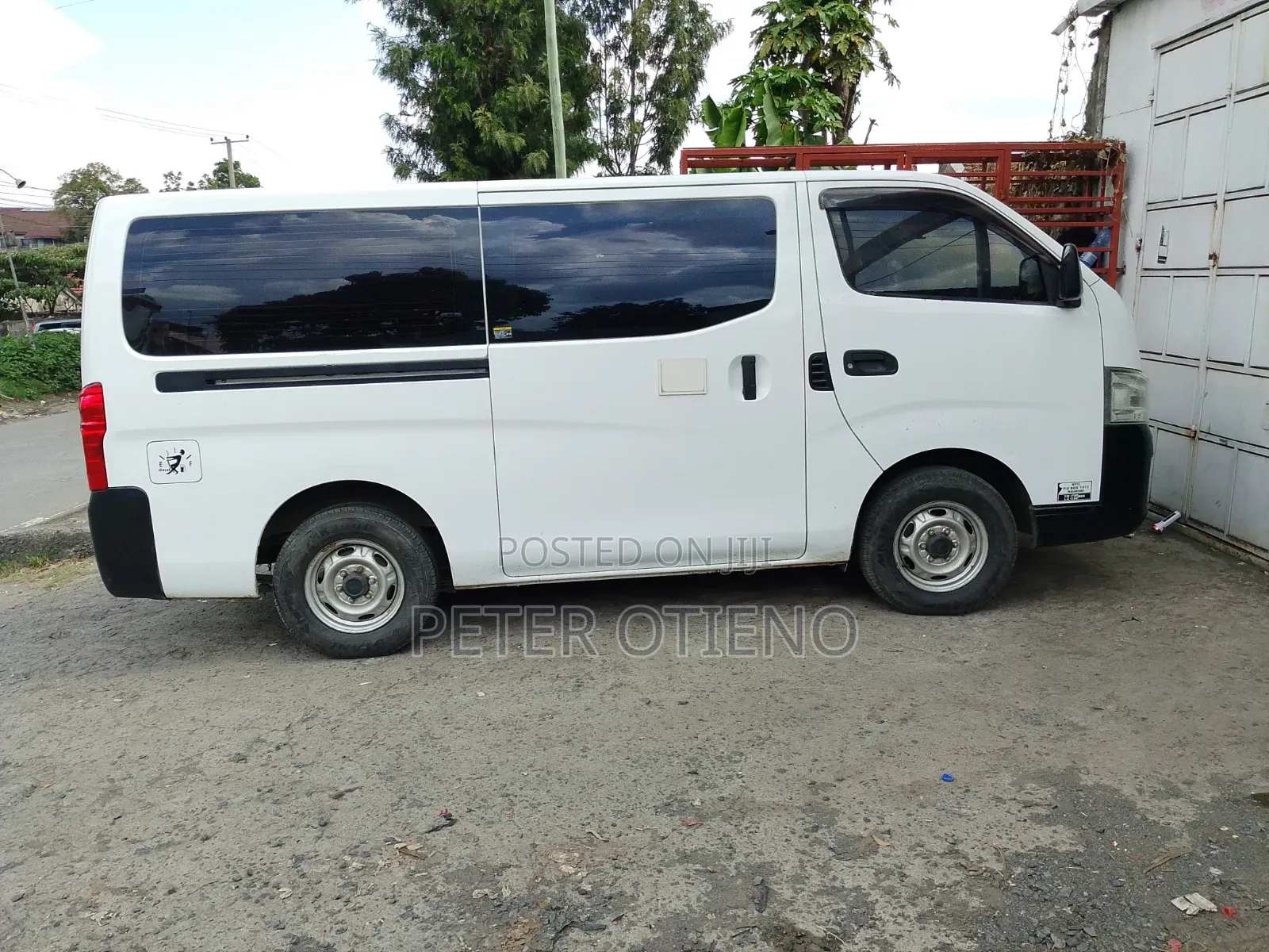 Isuzu Como 2014 White