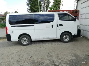 Isuzu Como 2014 White