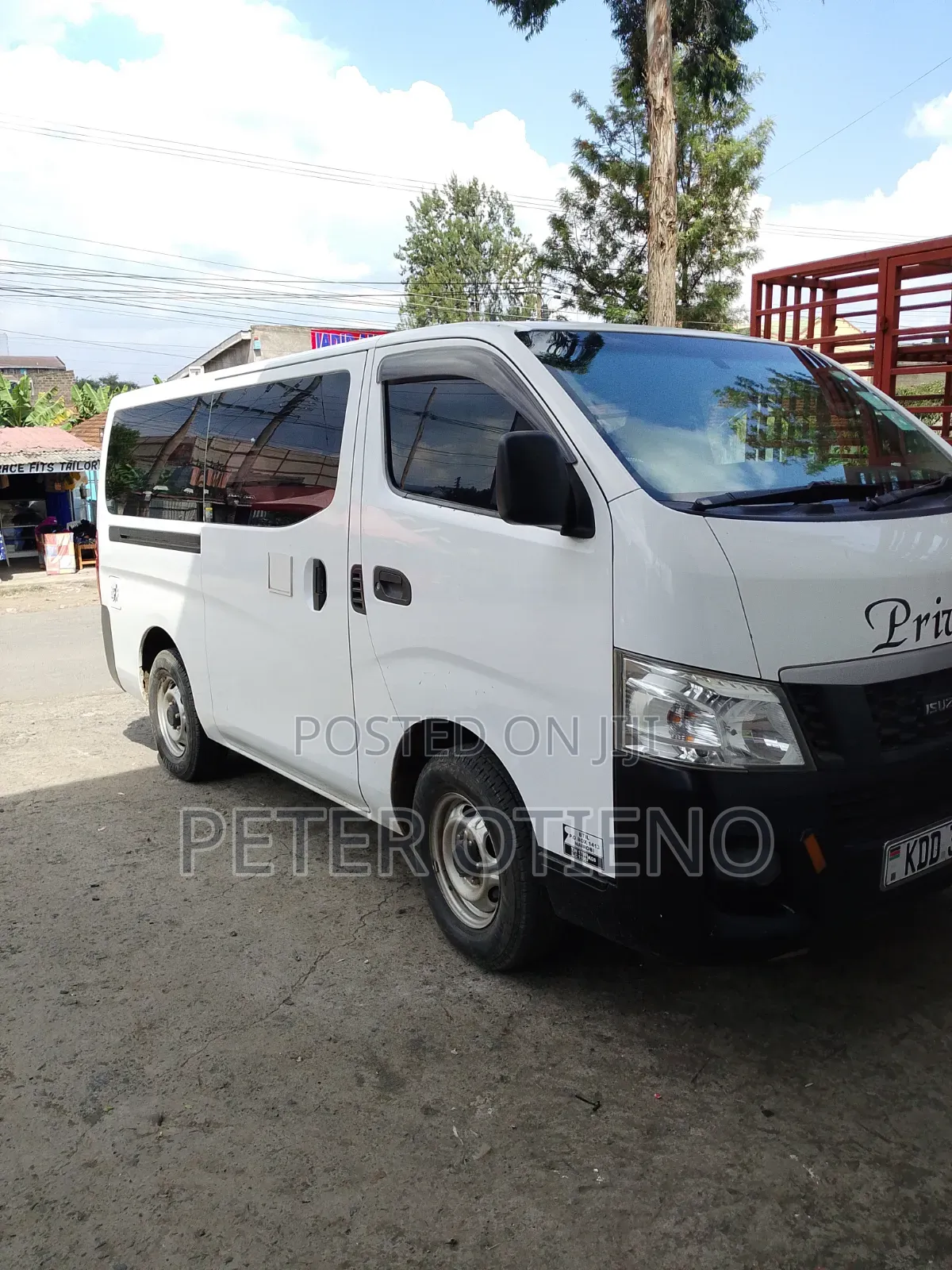 Isuzu Como 2014 White