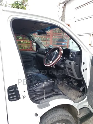 Isuzu Como 2014 White