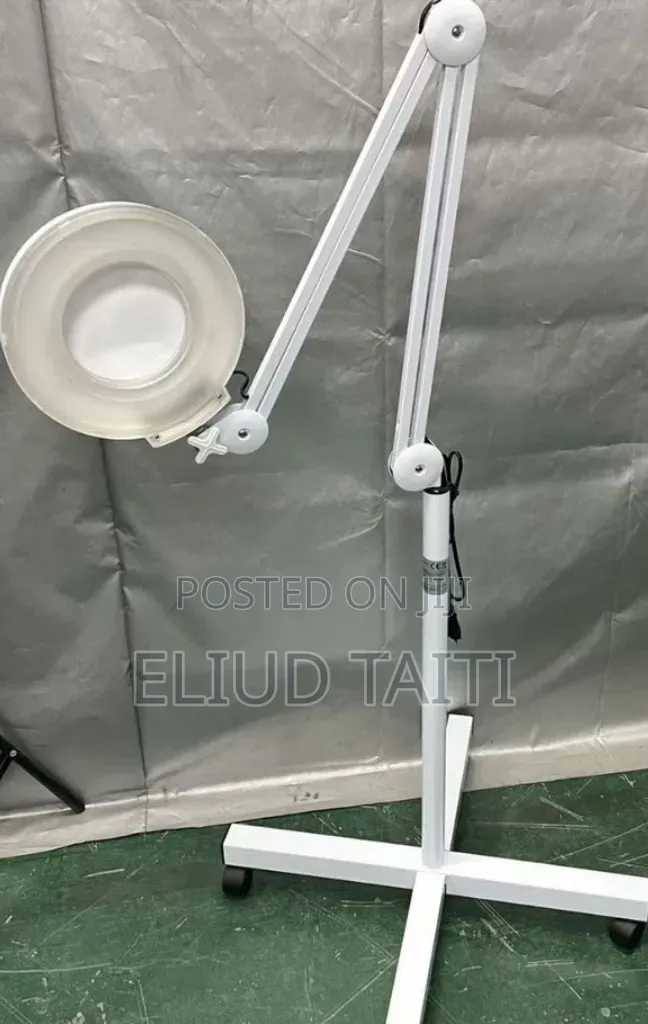 Magnifying Glass With Stand at