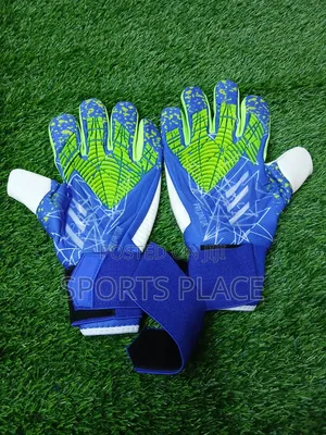 Predator Freak Pro Superlative Pack Goalkeeper Gloves
