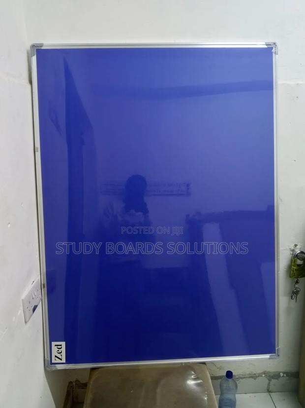 Reliable 4ft X 3ft Notice Board for Healthcare Facilities