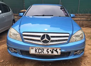 Mercedes-Benz C200 2011 Blue