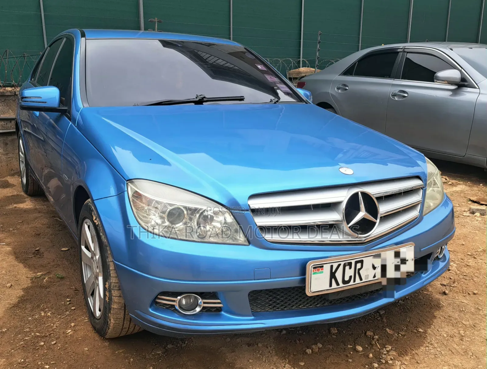 Mercedes-Benz C200 2011 Blue