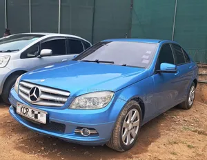 Mercedes-Benz C200 2011 Blue