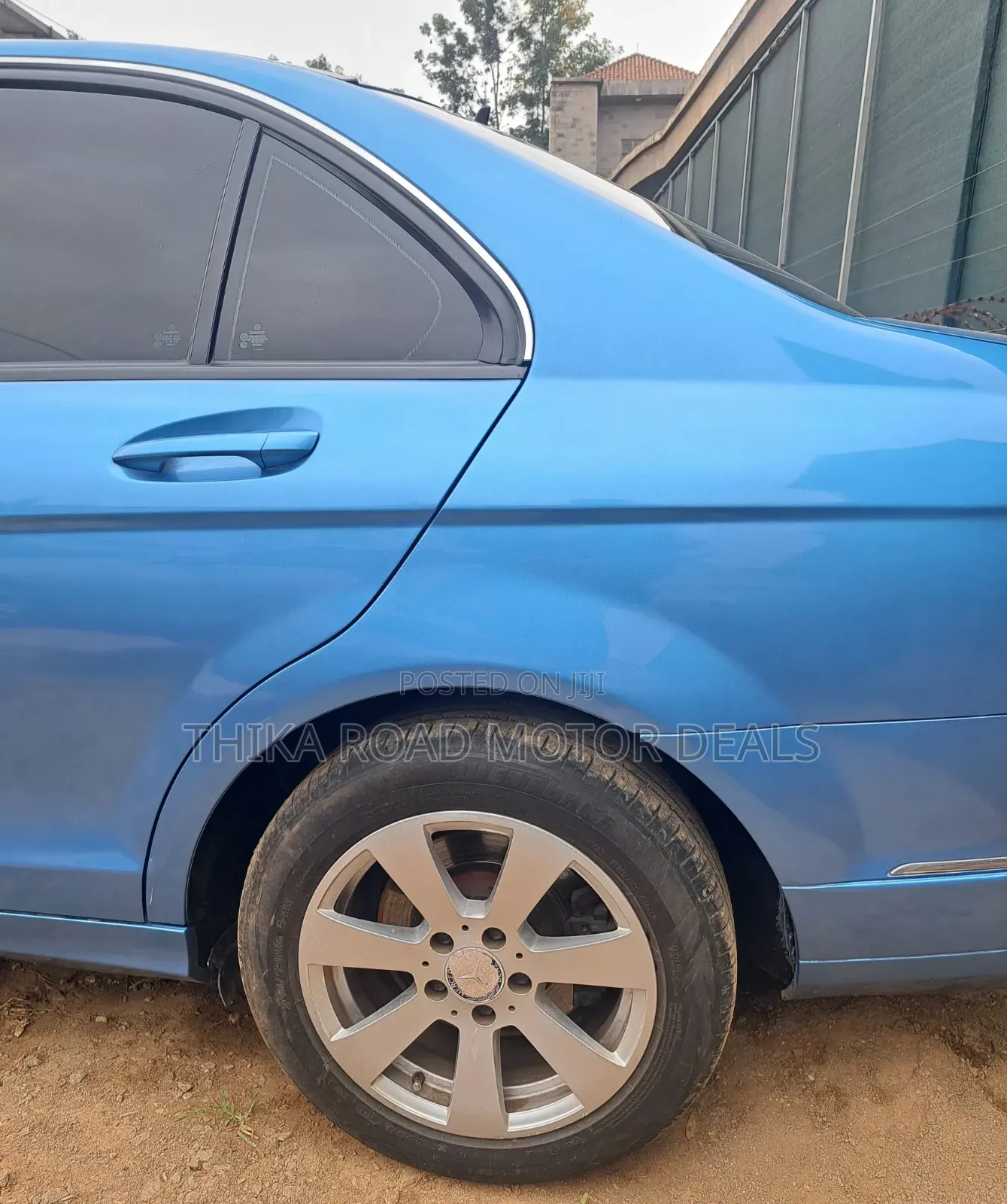 Mercedes-Benz C200 2011 Blue